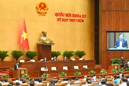 Quốc hội làm việc tại hội trường nghe Báo cáo giải trình, tiếp thu, chỉnh lý dự thảo Luật Quản lý và đầu tư vốn nhà nước tại doanh nghiệp. (Ảnh: BÙI GIANG)