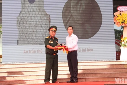 Bảo tàng Đà Nẵng tiếp nhận các hiện vật được hiến tặng năm 2022. (Ảnh: ANH ĐÀO)