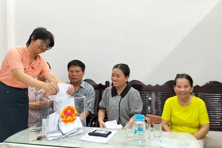 Lấy ý kiến cử tri về sắp xếp đơn vị hành chính.