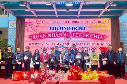 Chương trình Xuân nhân ái - Tết sẻ chia 2025 do phường Nguyễn Du tổ chức