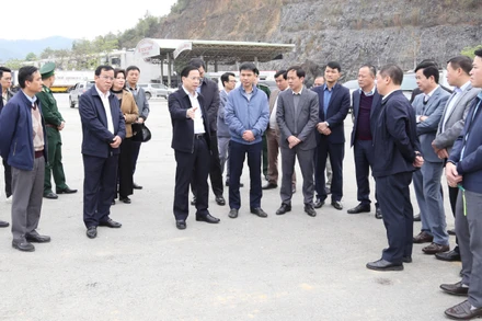 Đoàn công tác của Tỉnh ủy Lạng Sơn kiểm tra việc thực hiện Đề án tại huyện Văn Lãng, tỉnh Lạng Sơn.