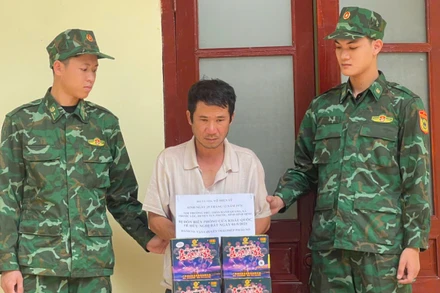 Đối tượng Võ Hiền Sĩ bị bắt giữ cùng tang vật.