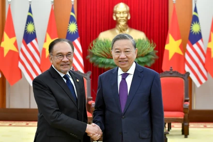 Tổng Bí thư Tô Lâm tiếp Thủ tướng Malaysia Anwar Ibrahim.