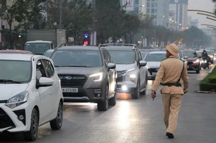 Mỗi ngày, Nghệ An có hơn 100 xe ô-tô đăng ký mới.