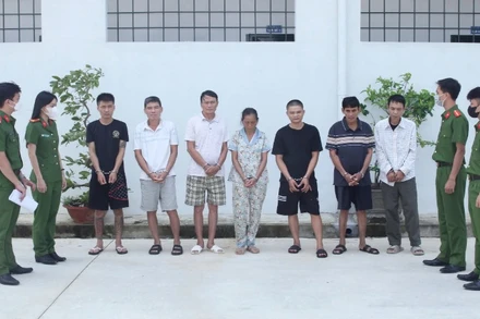 Các đối tượng trong đường dây bị bắt giữ. (Ảnh: CÔNG AN NGHỆ AN CUNG CẤP)