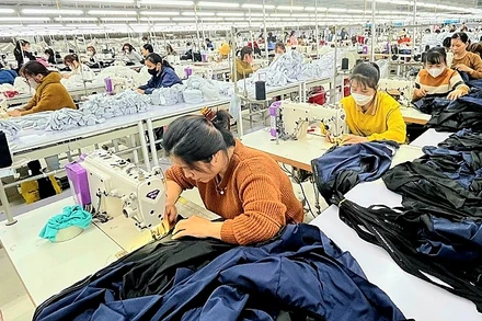 Nhà máy trở lại hoạt động bình thường khi công ty và công nhân thống nhất được phương án giải quyết.