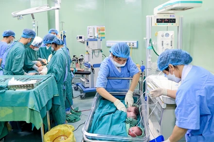 Phối hợp Sản khoa và Hồi sức Sơ sinh đón 3 bé của sản phụ mang tam thai chào đời an toàn.