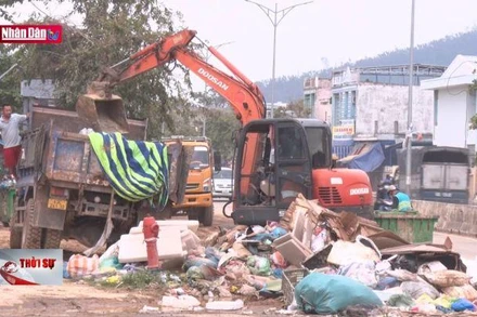 Quá tải rác đô thị Đà Nẵng sau bão số 5