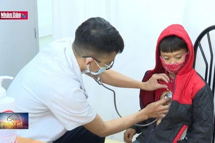 Khám sàng lọc bệnh tim miễn phí cho trẻ em tại Điện Biên