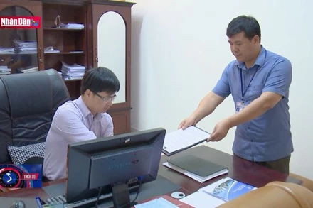 Giữ nhân tài cho khu vực công