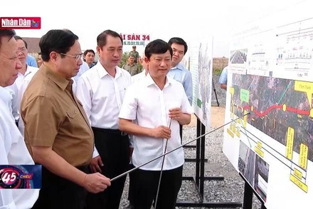 Thủ tướng kiểm tra các công trình trọng điểm Bình Dương