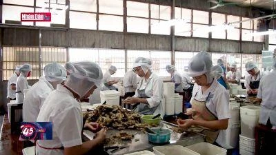 Đẩy mạnh tiêu thụ nông sản gắn với xây dựng nông thôn mới