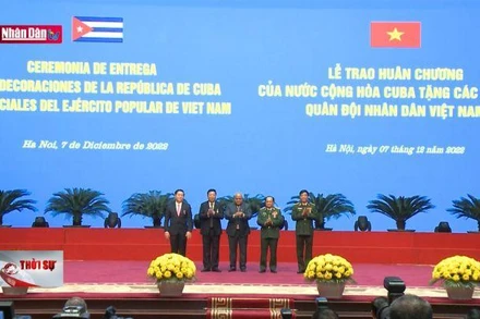 Trao Huân chương của Nhà nước Cuba tặng lãnh đạo Bộ Quốc phòng