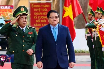 Thủ tướng thăm, làm việc tại Bộ Tư lệnh Bộ đội Biên phòng