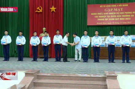 Vùng 4 Hải quân gặp mặt đoàn phóng viên đi tác nghiệp tại Trường Sa