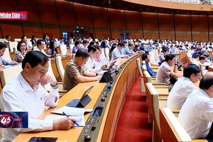 Đổi mới phương thức thảo luận từ tham luận sang tranh luận