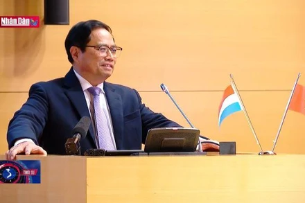 Thủ tướng dự Diễn đàn doanh nghiệp Việt Nam - Luxembourg