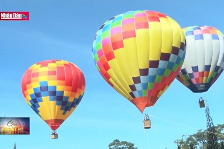 Trải nghiệm ''Bay khinh khí cầu ngắm Đà Lạt trên cao''
