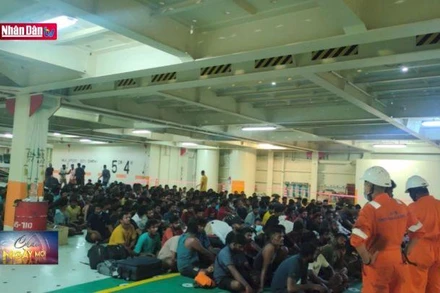 Cứu nạn kịp thời 305 công dân Sri Lanka trôi dạt trên vùng biển Trường Sa