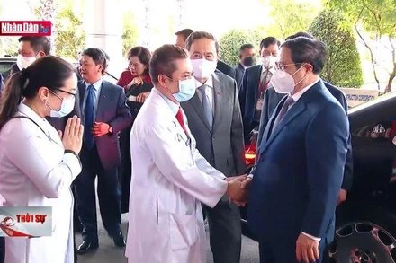 Thủ tướng thăm Bệnh viện Chợ Rẫy - Phnom Penh