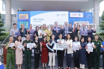 Các đại biểu tham dự chương trình. 