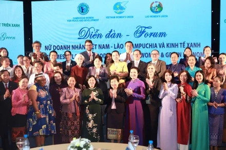 Các đại biểu tham dự diễn đàn.