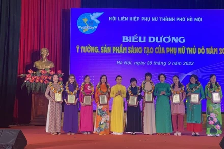 Biểu dương các ý tưởng, sản phẩm sáng tạo tiêu biểu của Phụ nữ Thủ đô năm 2023.