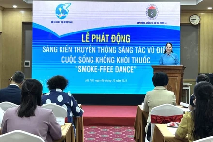 Quang cảnh buổi lễ phát động. 