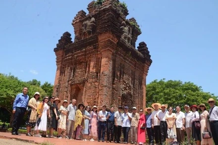 Trong 2 ngày 31/8 và 1/9, di tích quốc gia đặc biệt Tháp Nhạn ( thành phố Tuy Hòa) thu hút 2.710 lượt khách.