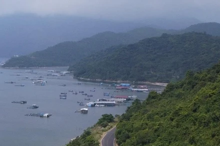 Một góc Vịnh Vũng Rô, danh thắng đẹp của Phú Yên, giáp với tỉnh Khánh Hòa.