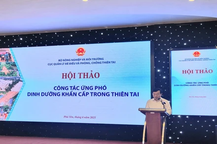 Ông Nguyễn Văn Tiến - Phó Cục trưởng Cục Quản lý đê điều và Phòng, chống thiên tai phát biểu khai mạc hội thảo.