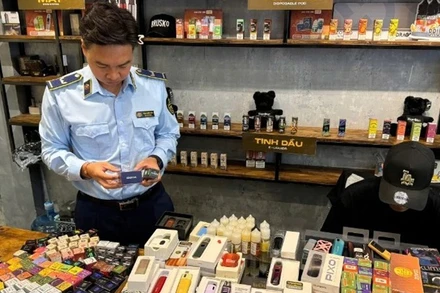 [Video] Tăng cường kiểm soát, ngăn chặn nhập lậu xì gà, thuốc lá