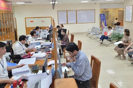 [Video] Hà Nội yêu cầu hoàn thành kế hoạch cải cách hành chính trước 15/4