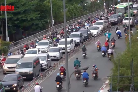 [Video] TP Hồ Chí Minh: Cảnh báo ùn tắc giao thông trong ngày cuối của kỳ nghỉ lễ