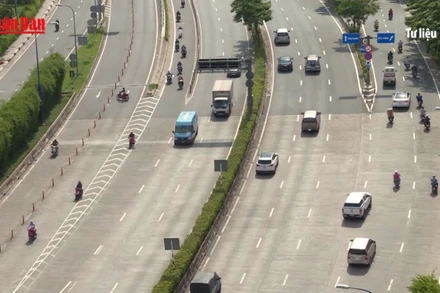 [Video] Hà Nội: công bố đường dây "nóng" tiếp nhận phản ánh về tình hình giao thông