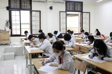 [Video] Gần 32% bài thi khảo sát lớp 12 của Hà Nội dưới điểm trung bình