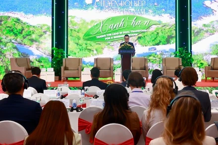 Quang cảnh hội thảo Tiên phong chuyển đổi kép vì một Việt Nam xanh hơn.