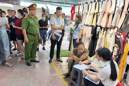 Tuyên truyền công tác quản lý thuế đối với hộ kinh doanh.