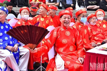 Dự báo đến năm 2036, Việt Nam sẽ bước vào thời kỳ dân số già. (Ảnh minh hoạ: THỦY NGUYÊN)