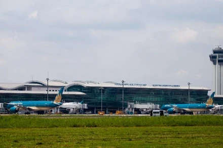 Cảng hàng không quốc tế Tân Sơn Nhất.