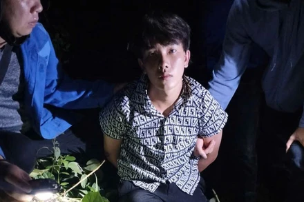 Đối tượng Giàng A Bình bị bắt khi đang vận chuyển 9 bánh Heroin đi tiêu thụ.