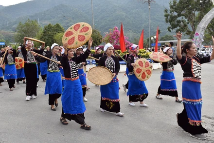 Cuộc sống của người Si La hiện đã có nhiều thay đổi, sự thay đổi đó có đóng góp lớn của những người như bà Xuân.