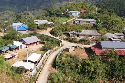 Bản Hồng Thu, xã Lản Nhì Thàng sau 3 năm chuyển về nơi ở mới có nhiều đổi thay.