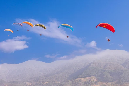 Giải Dù lượn đường trường Putaleng Việt Nam mở rộng lần thứ II năm 2023 được khai mạc sáng 24/11 tại Tam Đường (Lai Châu).