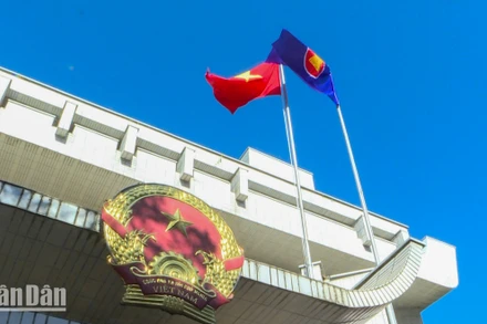 Lễ thượng cờ ASEAN là thông lệ chính thức được 10 quốc gia thành viên ASEAN cử hành vào ngày 8/8 hằng năm. ẢNH: KHẢI HOÀN