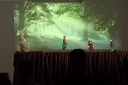 Vở múa rối Lục Vân Tiên tại Ukraine.