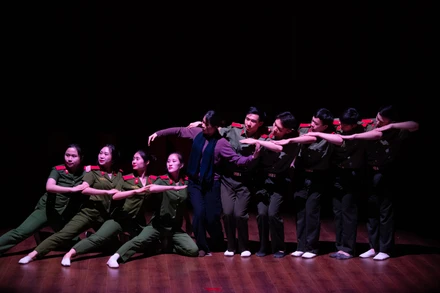 Tiết mục đạt giải nhất thể loại sân khấu hóa của Liên chi đoàn Công an nhân dân. (Ảnh: THANH THỂ)