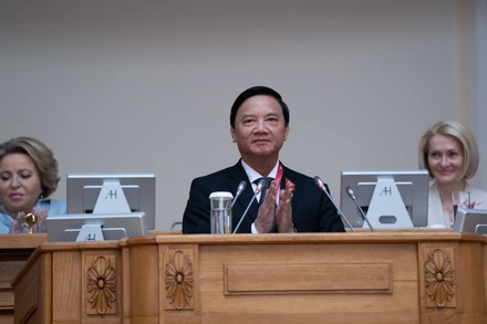 Phó Chủ tịch Quốc hội Nguyễn Khắc Định phát biểu tại Phiên toàn thể. (Ảnh: THANH THỂ)