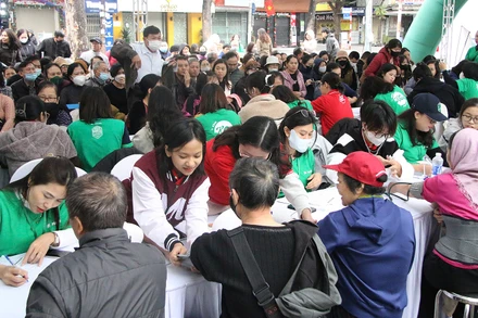 Đông đảo người dân Thủ đô tham gia chương trình.