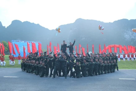 Một màn trình diễn của chủ nhà Việt Nam tại lễ bế mạc. 